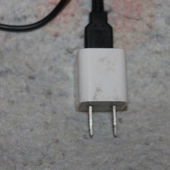 LG 440G TracFone Flip Phone Black - Picture 5 of 6